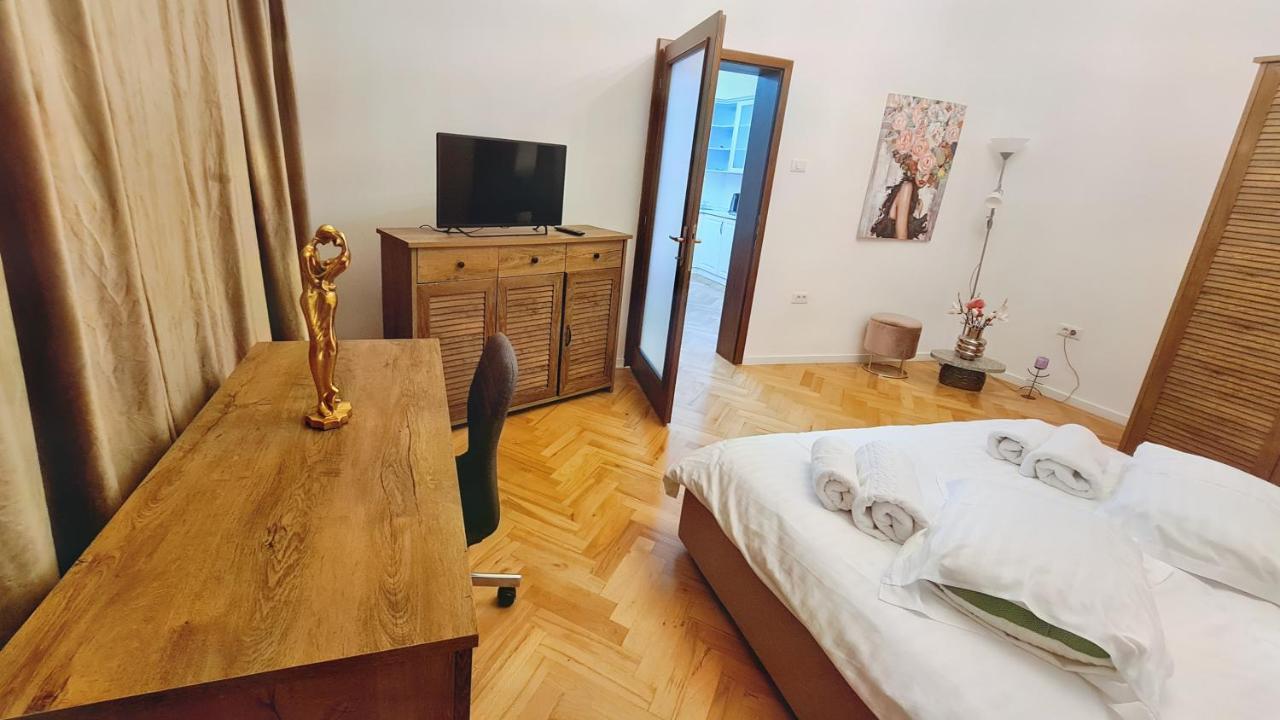 קלוז'-נאפוקה Spacious 5* Luxury In Historic Center Free Parking מראה חיצוני תמונה